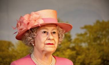 Fakta Menarik ! Ratu Elizabeth Muda Bertahan di Istana Saat Perang Dunia II, Begini Kisahnya 