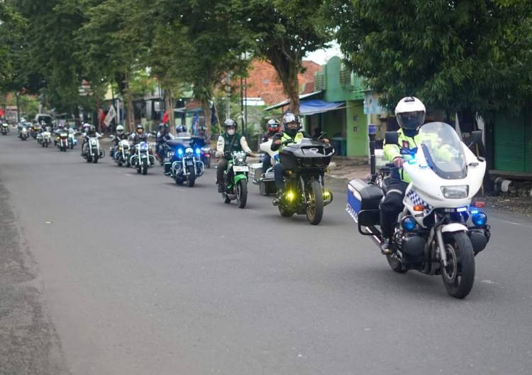 Kedepankan Safety Riding, HDCI Kedu Tebar Kepedulian Sosial Di Purworejo